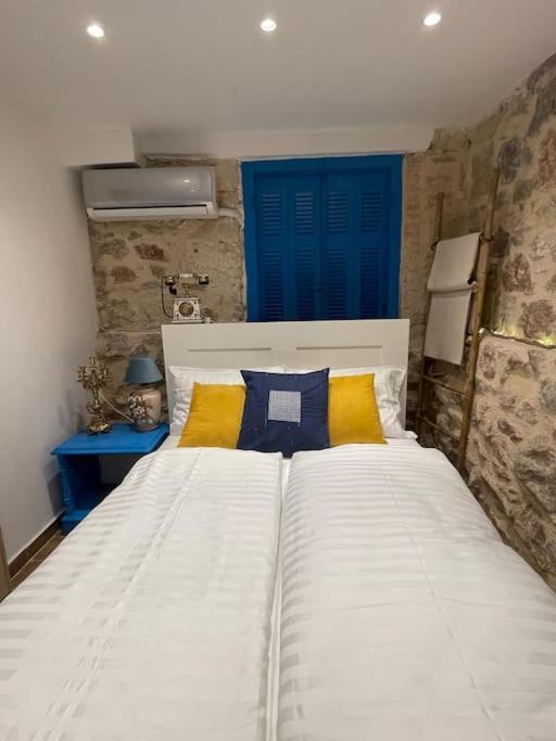 Stone Inn Near Acropolis & Metro 石头记 Felsenhohle Афины Экстерьер фото