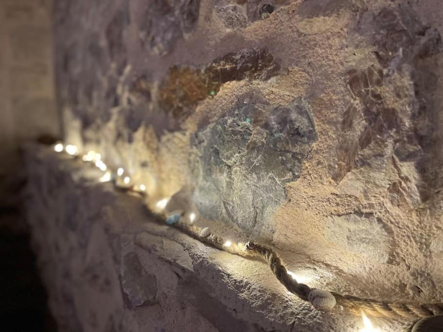 Stone Inn Near Acropolis & Metro 石头记 Felsenhohle Афины Экстерьер фото